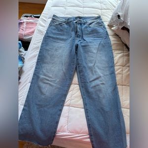 capri type jeans in light wash